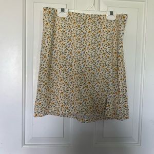 Super cute white/floral flowy mini skirt from Holister